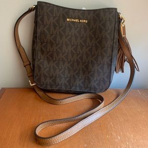 Michael Kors Bedford Tassel Crossbody purse